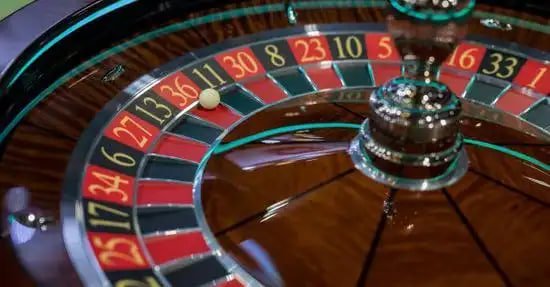 Live Baccarat တိုက်ရိုက် dealer နှင့် ကစားနည်း
